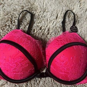 NEW With Tags Victoria’s Secret Bombshell Bra Sz 32C